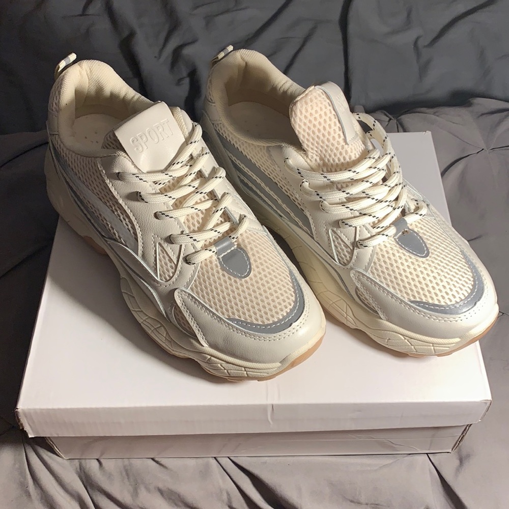 SHEIN Sport shoes